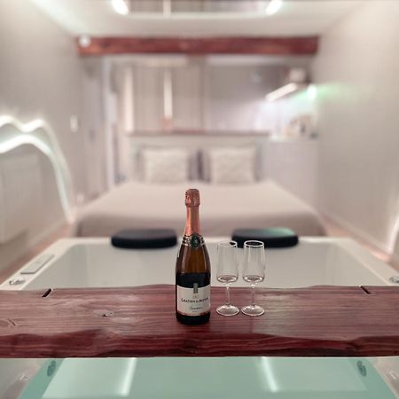 A La Folie - Loft & Spa Montrevault ภายนอก รูปภาพ
